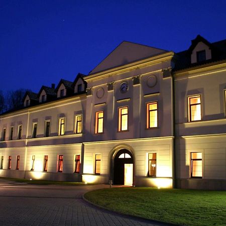 Готель Zamek Kamenny Dvur Mostov Екстер'єр фото